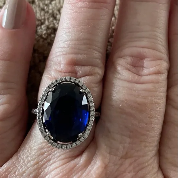 Beautiful Royal blue cocktail statement ring 💍 - Picture 10 of 11